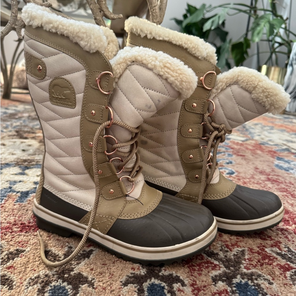 Sorel Tan and Cream Winter Boots with Faux Fur